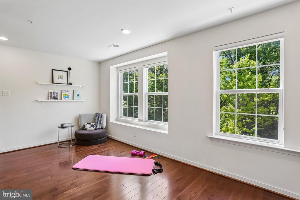 Image 29 of property listing at 123 FAIRBANKS DR, Gaithersburg, MD 20877