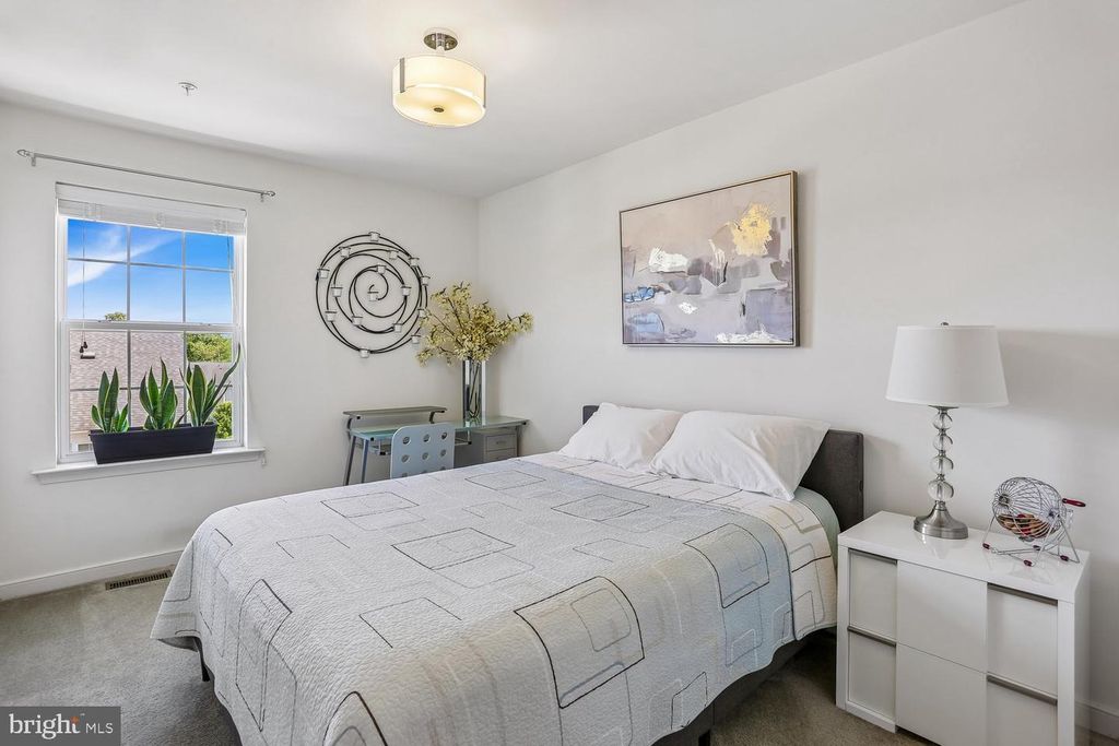 Image 32 of property listing at 123 FAIRBANKS DR, Gaithersburg, MD 20877