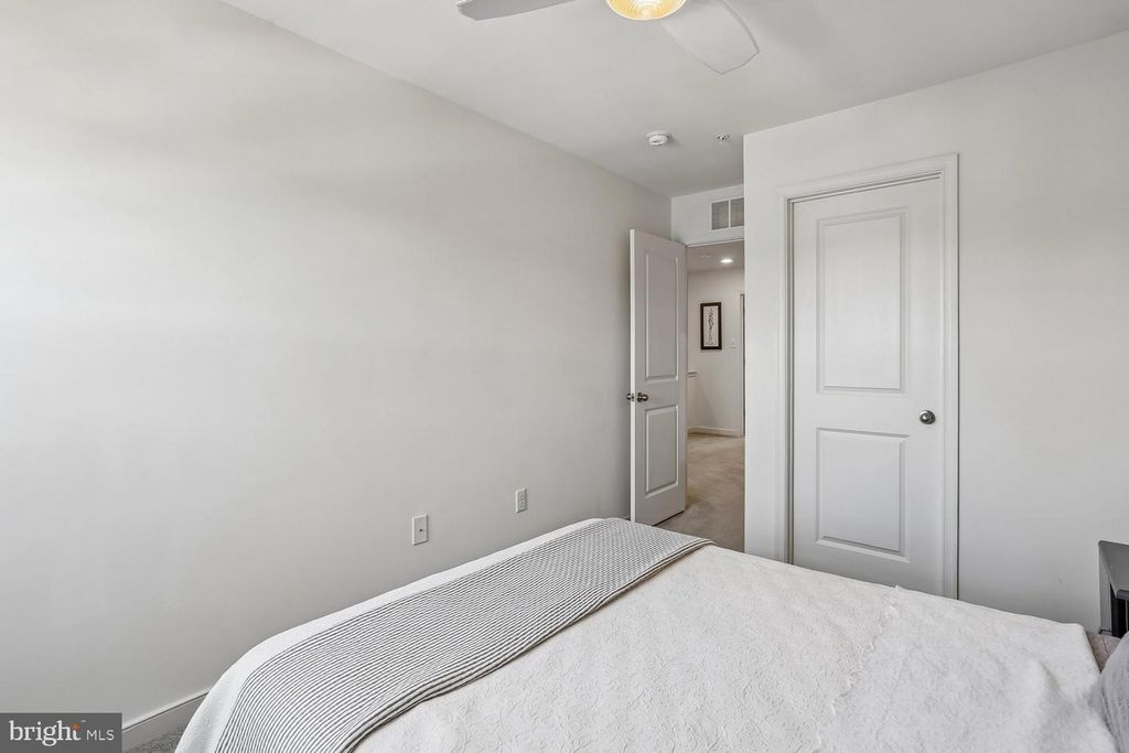 Image 36 of property listing at 123 FAIRBANKS DR, Gaithersburg, MD 20877