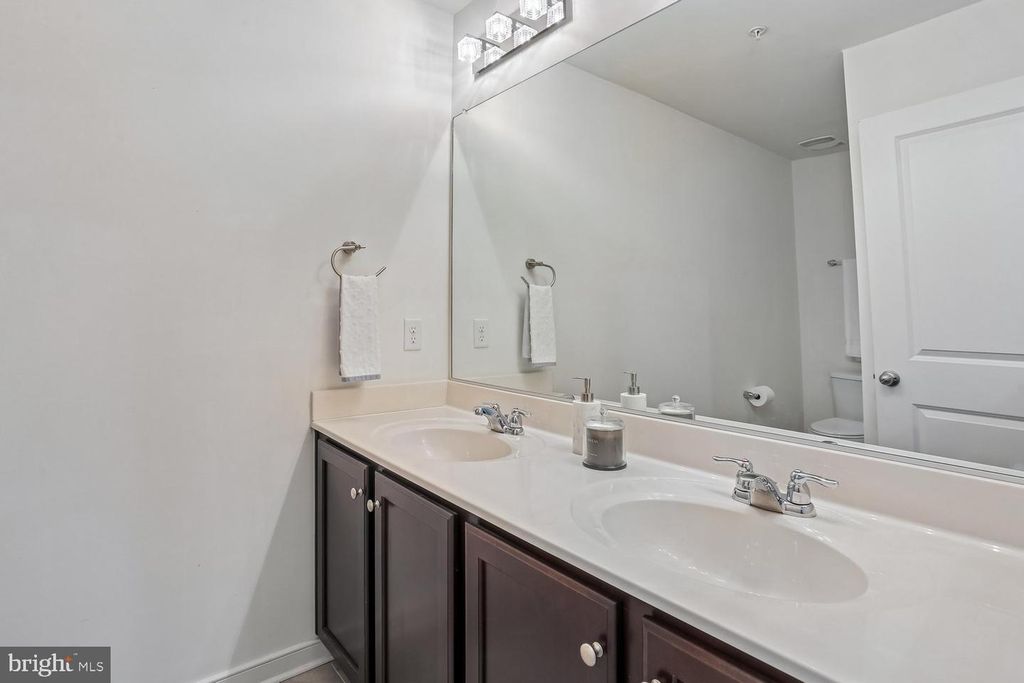 Image 38 of property listing at 123 FAIRBANKS DR, Gaithersburg, MD 20877