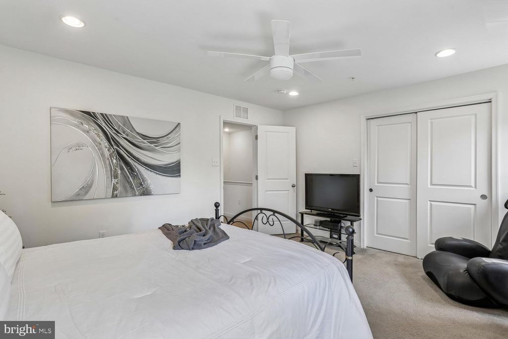 Image 42 of property listing at 123 FAIRBANKS DR, Gaithersburg, MD 20877