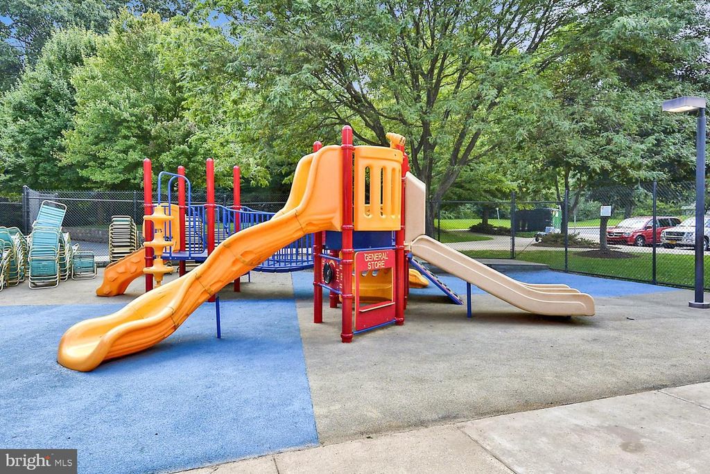 Image 60 of property listing at 123 FAIRBANKS DR, Gaithersburg, MD 20877