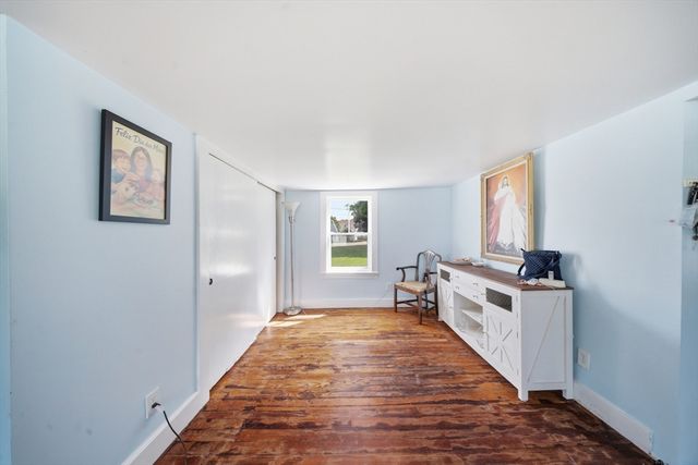 62 Pleasant St, Hopkinton, MA 01748