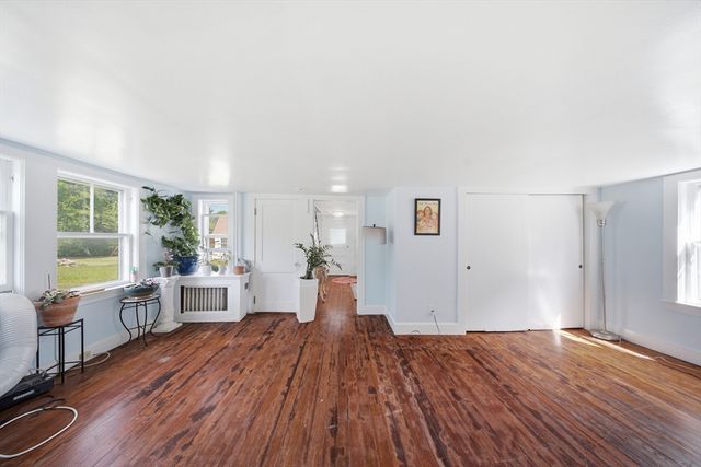 62 Pleasant St, Hopkinton, MA 01748