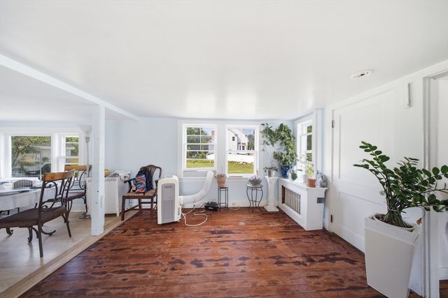 62 Pleasant St, Hopkinton, MA 01748