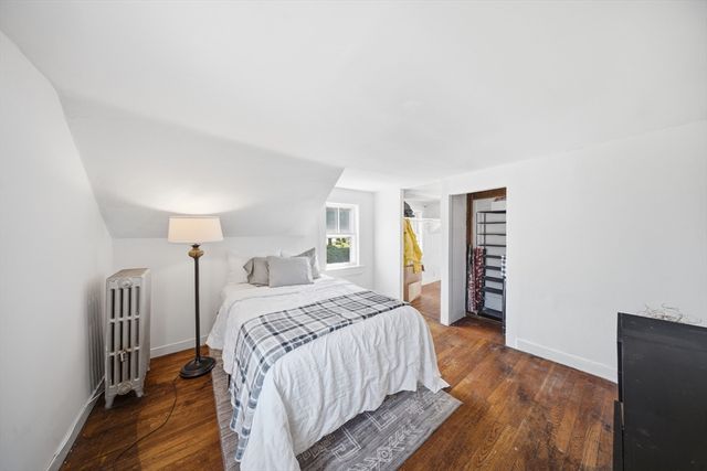 62 Pleasant St, Hopkinton, MA 01748