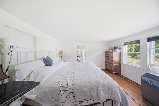 62 Pleasant St, Hopkinton, MA 01748