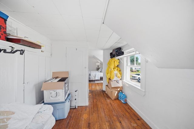 62 Pleasant St, Hopkinton, MA 01748