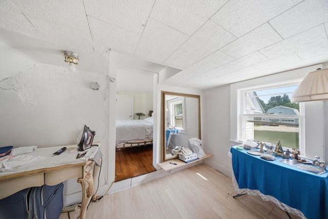 62 Pleasant St, Hopkinton, MA 01748