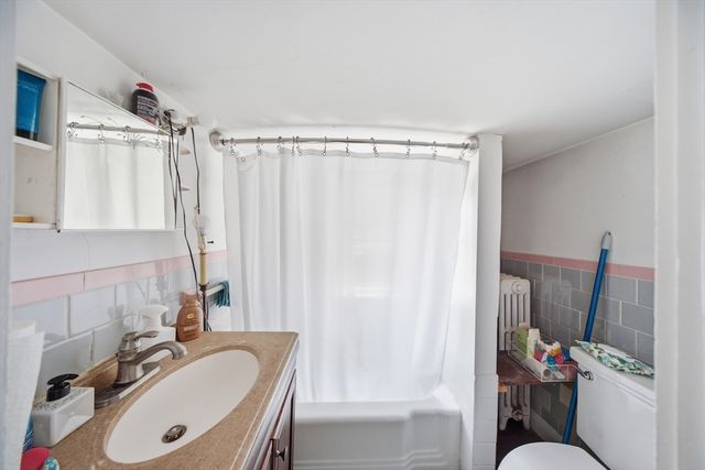 62 Pleasant St, Hopkinton, MA 01748