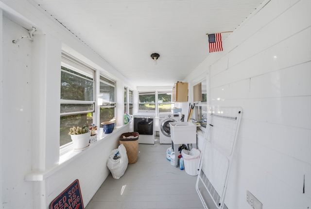 62 Pleasant St, Hopkinton, MA 01748
