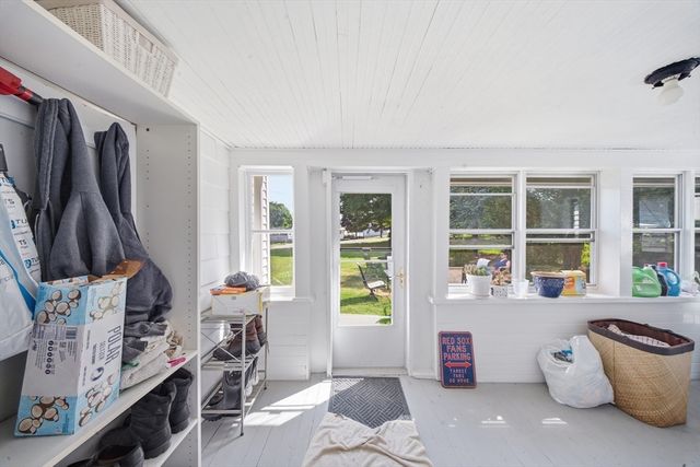 62 Pleasant St, Hopkinton, MA 01748