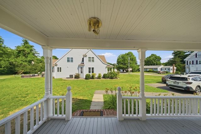 62 Pleasant St, Hopkinton, MA 01748