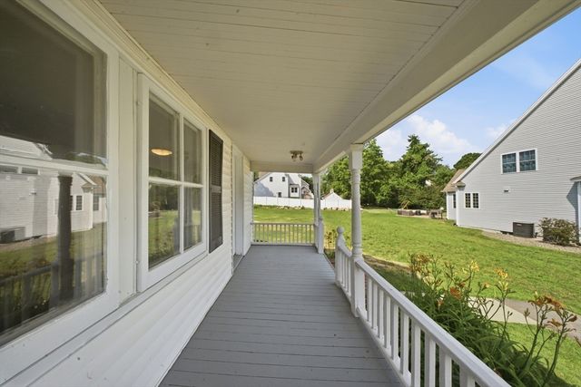62 Pleasant St, Hopkinton, MA 01748