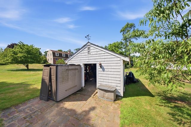 62 Pleasant St, Hopkinton, MA 01748