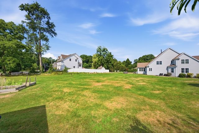 62 Pleasant St, Hopkinton, MA 01748