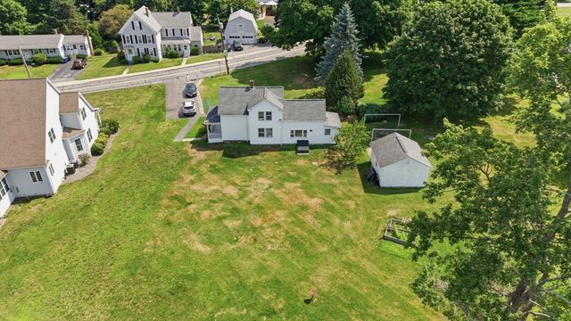 62 Pleasant St, Hopkinton, MA 01748