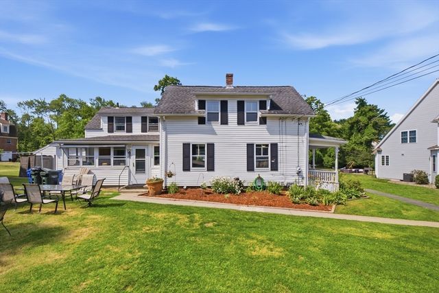 62 Pleasant St, Hopkinton, MA 01748