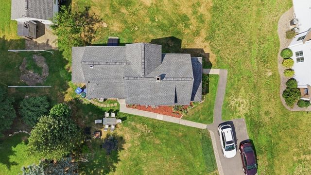 62 Pleasant St, Hopkinton, MA 01748