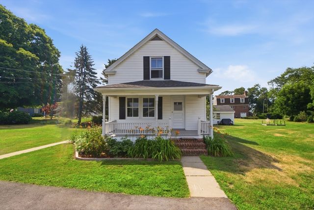 62 Pleasant St, Hopkinton, MA 01748