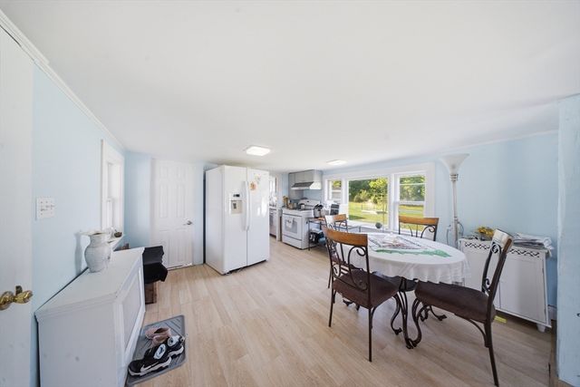 62 Pleasant St, Hopkinton, MA 01748