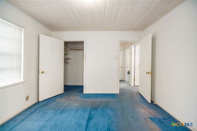 109 Massanet Street, Port Lavaca, TX 77979