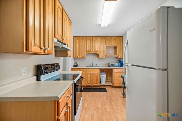 109 Massanet Street, Port Lavaca, TX 77979