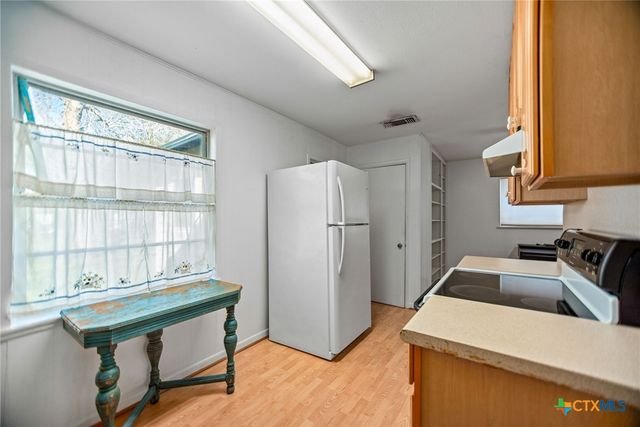 109 Massanet Street, Port Lavaca, TX 77979