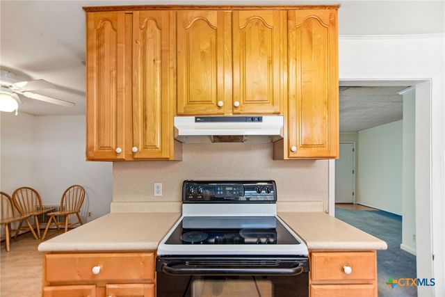 109 Massanet Street, Port Lavaca, TX 77979