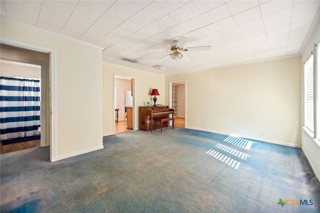 109 Massanet Street, Port Lavaca, TX 77979