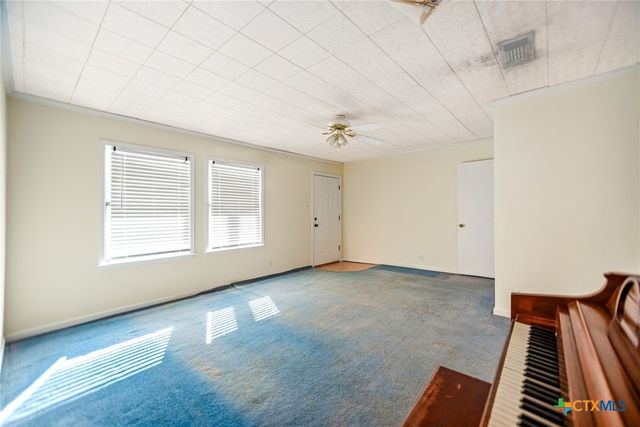 109 Massanet Street, Port Lavaca, TX 77979