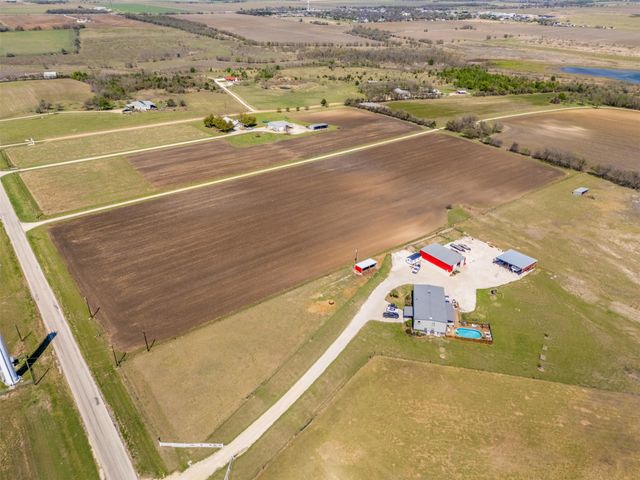 1295 County Road 432 RD, Taylor, TX 76574