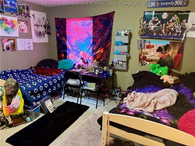 3899 Iva Durst Road, Leon, WV 25123