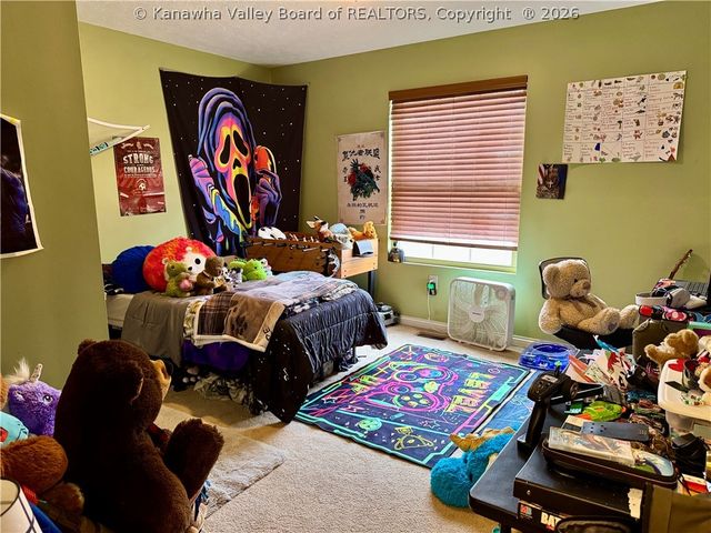 3899 Iva Durst Road, Leon, WV 25123