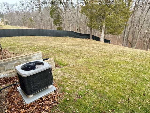 3899 Iva Durst Road, Leon, WV 25123