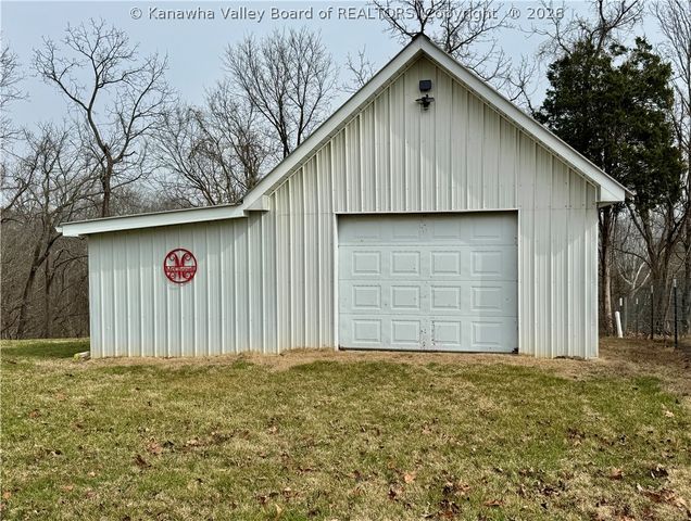 3899 Iva Durst Road, Leon, WV 25123