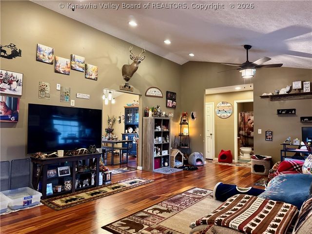 3899 Iva Durst Road, Leon, WV 25123