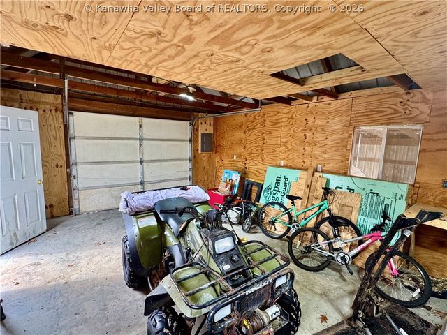 3899 Iva Durst Road, Leon, WV 25123