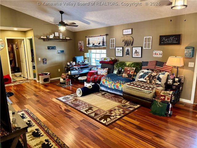 3899 Iva Durst Road, Leon, WV 25123