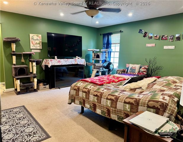 3899 Iva Durst Road, Leon, WV 25123