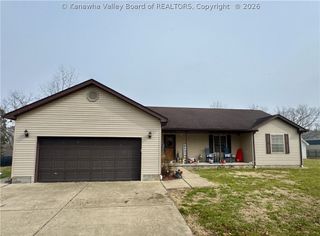 3899 Iva Durst Road, Leon, WV 25123