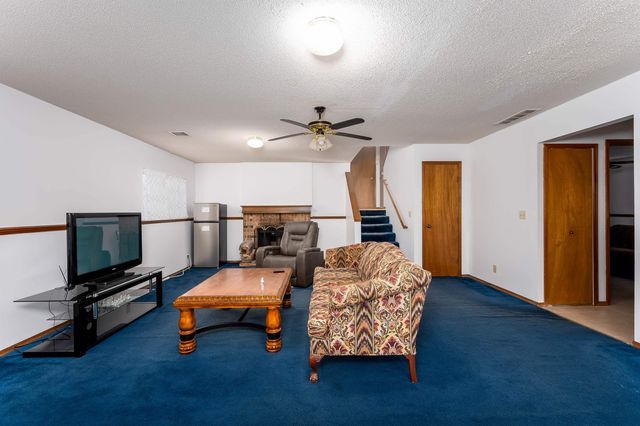 5402 Arlene St, Wichita, KS 67207