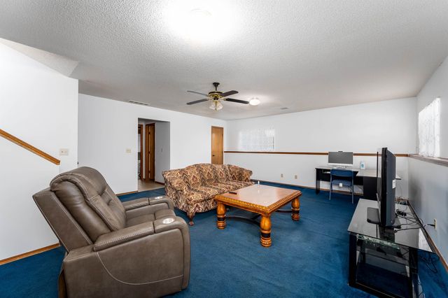 5402 Arlene St, Wichita, KS 67207