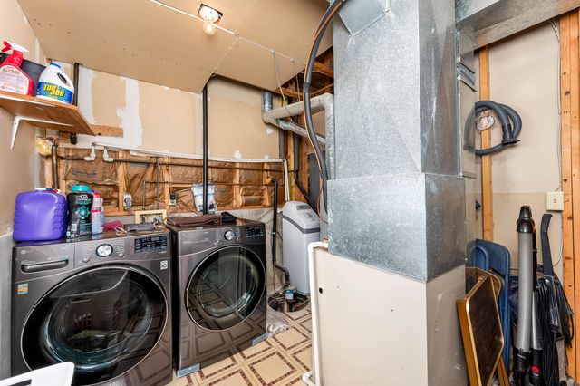 5402 Arlene St, Wichita, KS 67207