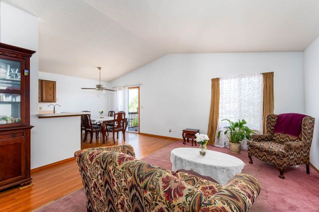 5402 Arlene St, Wichita, KS 67207