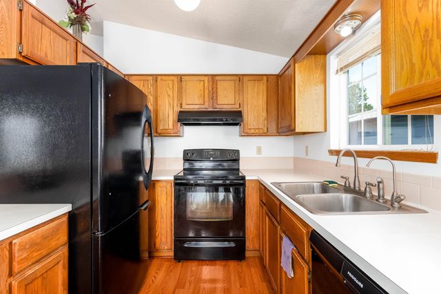 5402 Arlene St, Wichita, KS 67207