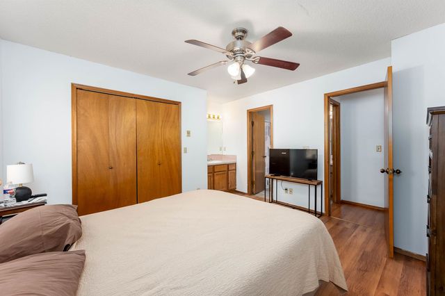 5402 Arlene St, Wichita, KS 67207