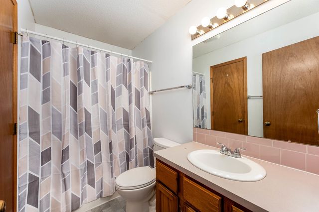 5402 Arlene St, Wichita, KS 67207