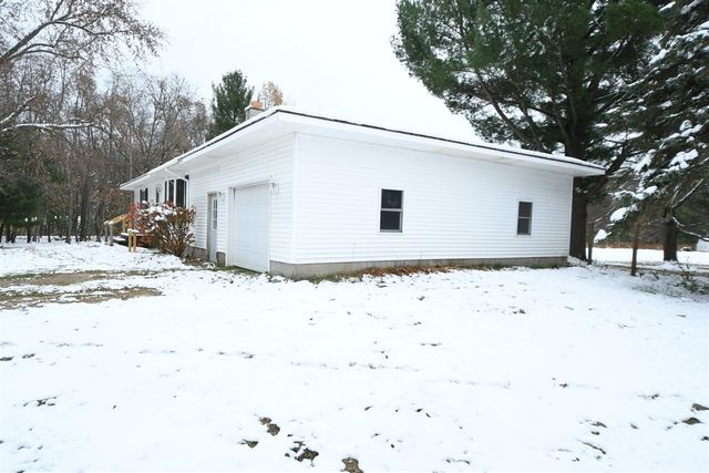 590 129th Avenue, Shelbyville, MI 49344
