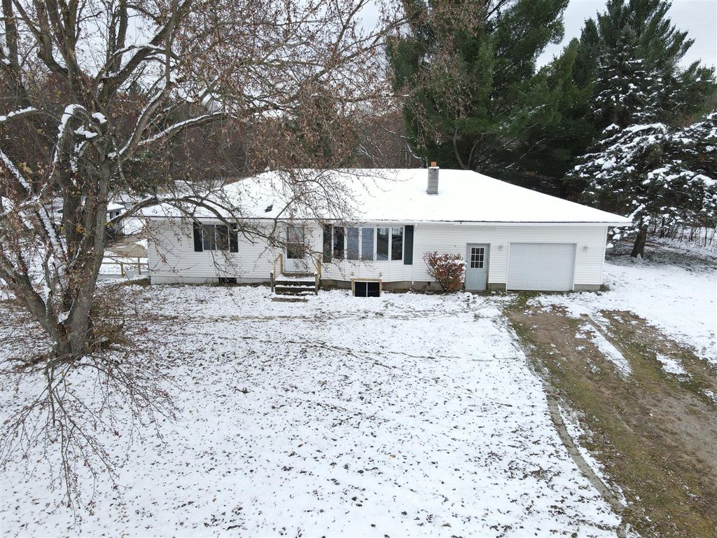 590 129th Avenue, Shelbyville, MI 49344